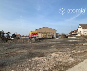 Na predaj hala s veľkým pozemkom