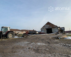 Na predaj haly a pozemok