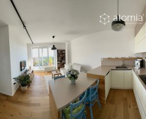 Novostavba predaj  2 izb. byt, terasa, 2 sklady  REZERVOVANÉ