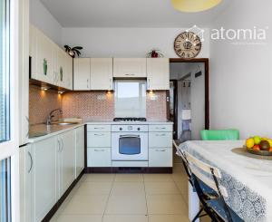 Predaj  3 izbový byt Košice II. - MČ Košice - sídlisko  KVP - REZERVOVANÉ !