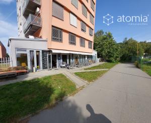 Nebytový priestor + 5,7á pozemok na sídlisku Nad Jazerom