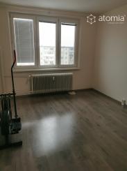 Veľký 3 izbový byt blízko centra