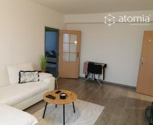 Veľký 3 izbový byt blízko centra