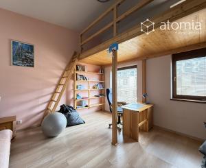 Moderný rodinný dom s 3 spálňami a šatníkom | Panoráma