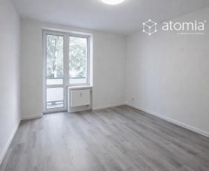 PRENÁJOM: moderný komplet zmodernizovaný nezariadený 3-izbák