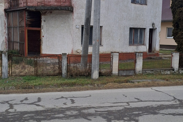 Dom na predaj obec Košarovce okr. Humenné - na rekonštrukciu