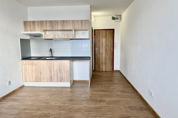 Pekná garsónka po kompletnej novej rekonštrukcii, loggia
