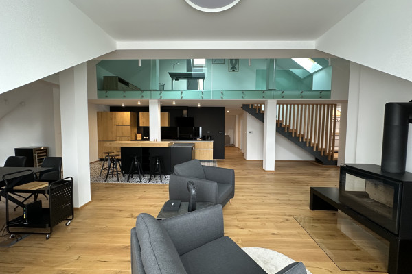 Exkluzívny 4-izbový byt na prenájom