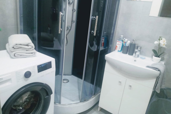 Veľký 3 izbový byt blízko centra