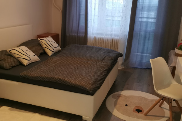 Veľký 3 izbový byt blízko centra