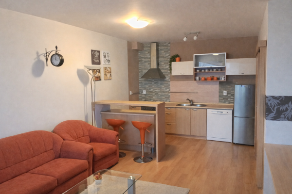 Predaj 2-izbový byt s loggiou a parkovacím miestom – Trnava