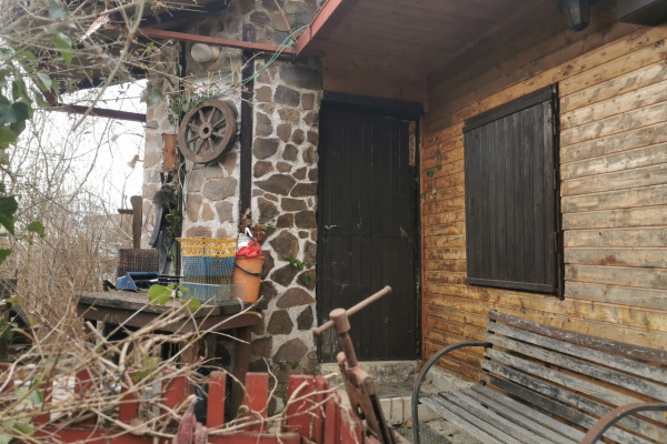 Svinica- Viničný vrch, chata so záhradou na predaj