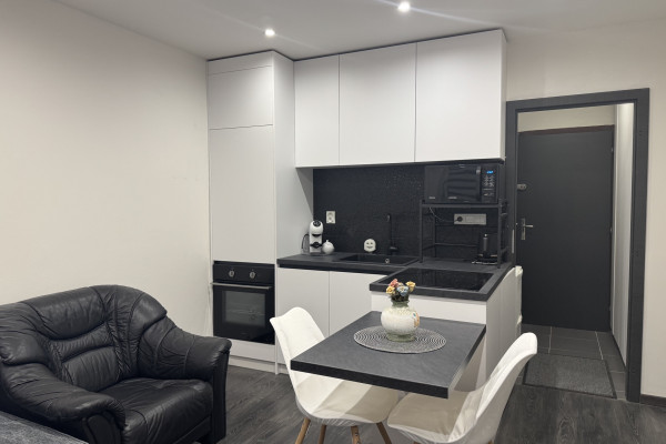 Prenájom garsónka po rek. 24 m² loggia ulica Buzulucká Furča