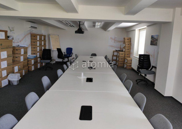 Na prenájom kancelárie pri hlavnej ceste