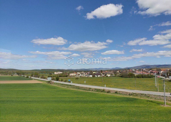 Na prenájom kancelárie pri hlavnej ceste