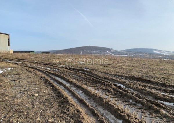 Na predaj priemyselný pozemok