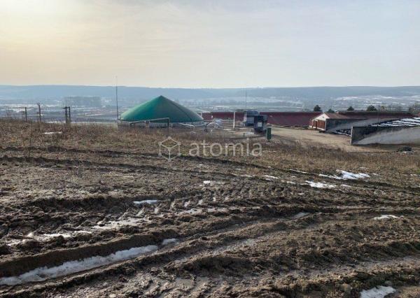 Na predaj priemyselný pozemok