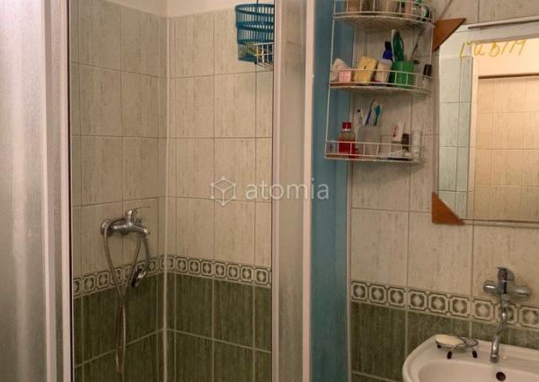 PREDANÉ - Priestranný 2 izbový tehlový byt s balkónom