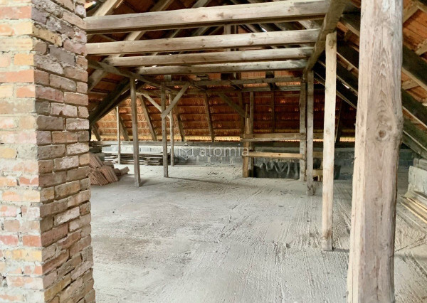 Hrubá stavba domu na ideálnom pozemku, platné stav.povolenie