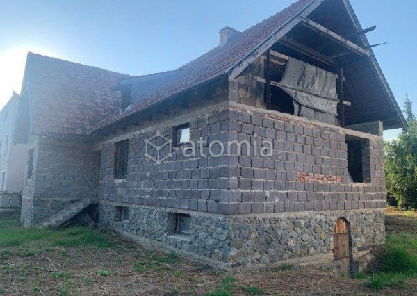 Hrubá stavba domu na ideálnom pozemku, platné stav.povolenie