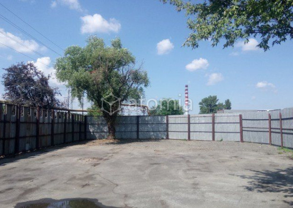 Na prenájom priemyselný pozemok