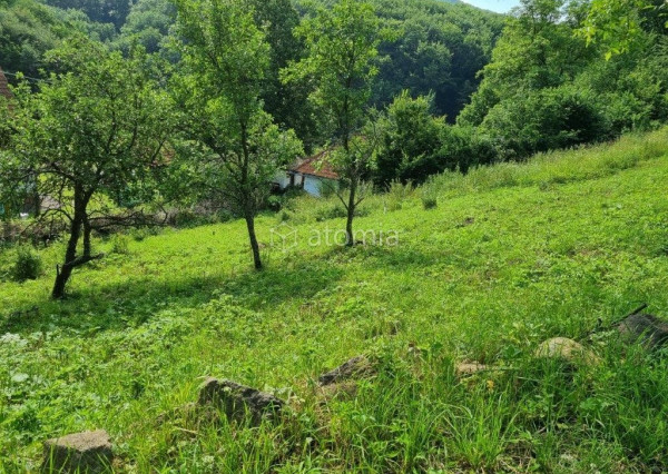 Pozemok Slanská Huta - TICHÁ LOKALITA, PEKNÝ VÝHĽAD