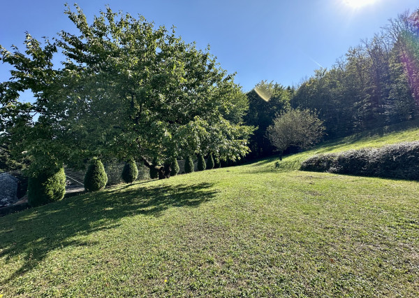 Rezervované! Bukovec, krásny pozemok s domom