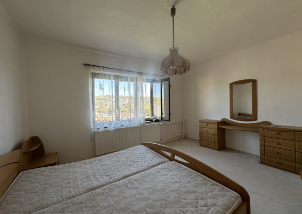 Rezervované! Bukovec, krásny pozemok s domom