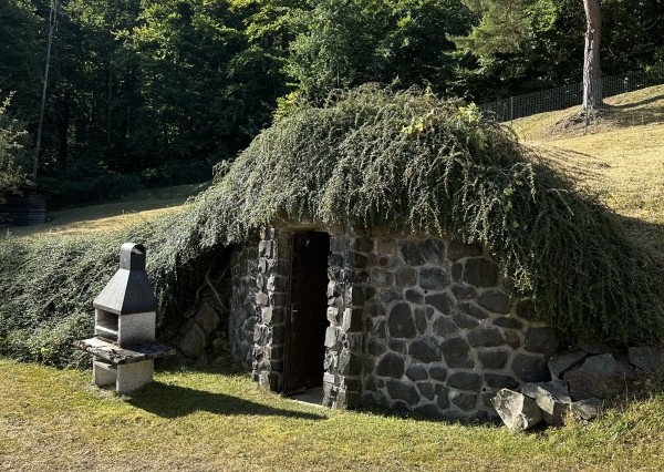 Rezervované! Bukovec, krásny pozemok s domom