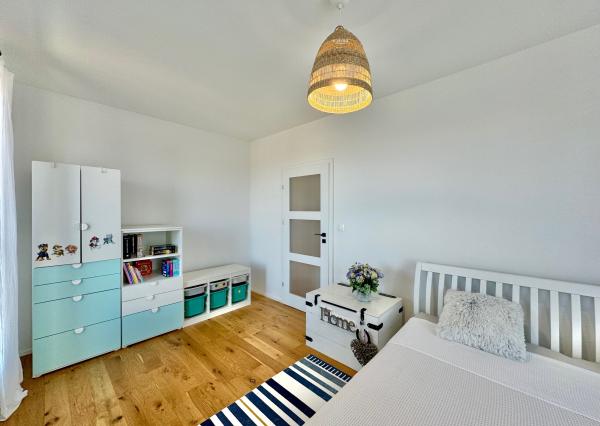 Novostavba predaj  2 izb. byt, terasa, 2 sklady  REZERVOVANÉ