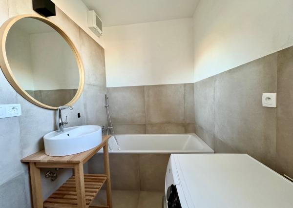 Novostavba predaj  2 izb. byt, terasa, 2 sklady  REZERVOVANÉ