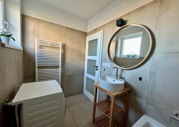 Novostavba predaj  2 izb. byt, terasa, 2 sklady  REZERVOVANÉ