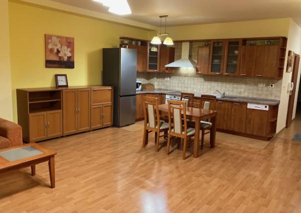 Zariadený 3-izbový byt v novostavbe pri Auparku na prenájom