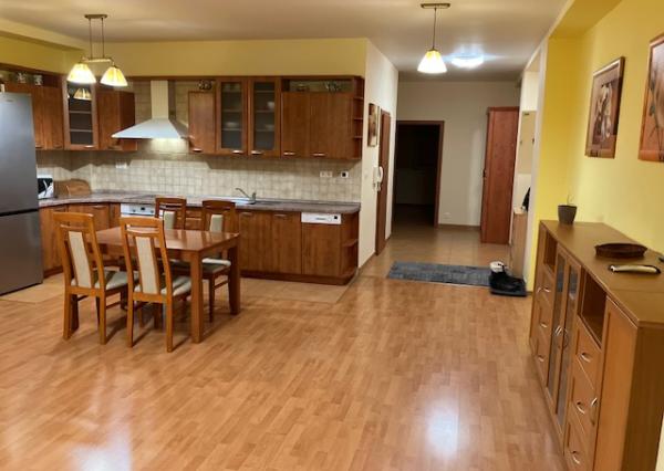 Zariadený 3-izbový byt v novostavbe pri Auparku na prenájom