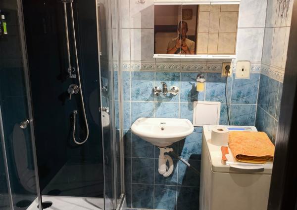 Dom-Čakanovce-Bidovce 25km od Košíc- DIALNICA, NOVÁ STRECHA