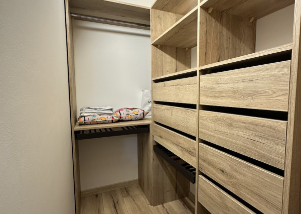 LUXUSNÝ 3-IZBOVÝ BYT S VEĽKOU TERASOU A PARKOVANÍM