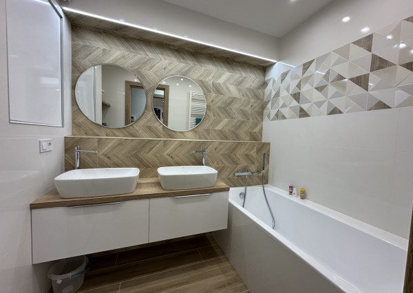 LUXUSNÝ 3-IZBOVÝ BYT S VEĽKOU TERASOU A PARKOVANÍM