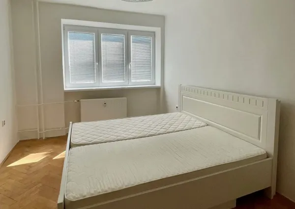 2 izbový byt  Podhradová