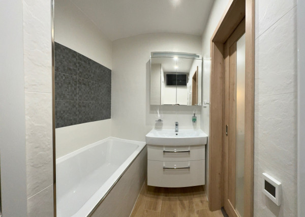 Pekný 2 izbový byt po novej rekonštrukcii na prenájom