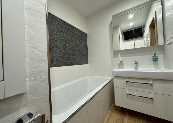 Pekný 2 izbový byt po novej rekonštrukcii na prenájom