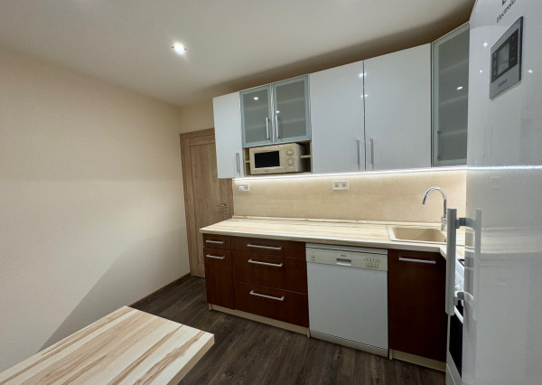 Pekný 2 izbový byt po novej rekonštrukcii na prenájom