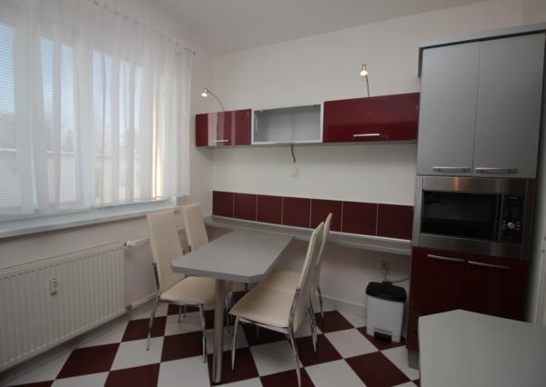 PRENÁJOM - 2-izbový byt, Popradská, Košice