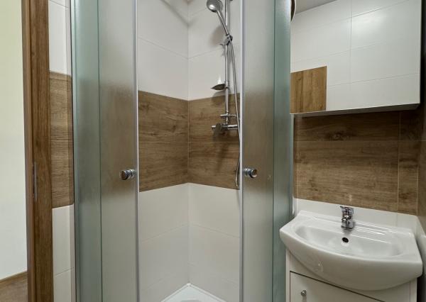 Pekná garsónka po kompletnej novej rekonštrukcii, loggia