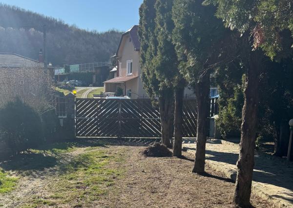 Predaj dom - nebytová budova, pozemok  607 m2, Nižný Klátov