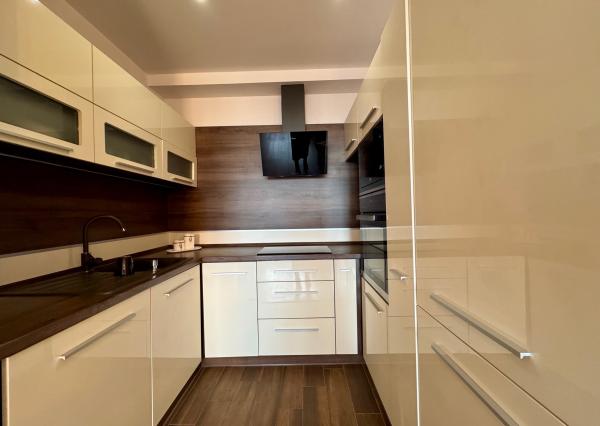 Prenájom 2 izbový byt novostavba terasa výťah parkovanie