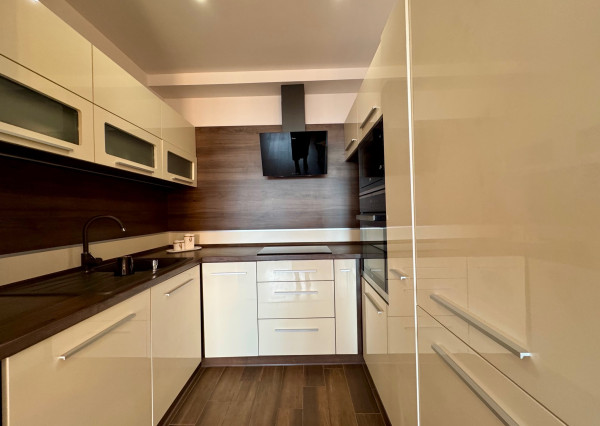 REZERVOVANÉ - Prenájom 2 izbový byt novostavba  + parkovanie