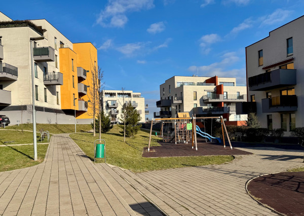 REZERVOVANÉ - Prenájom 2 izbový byt novostavba  + parkovanie