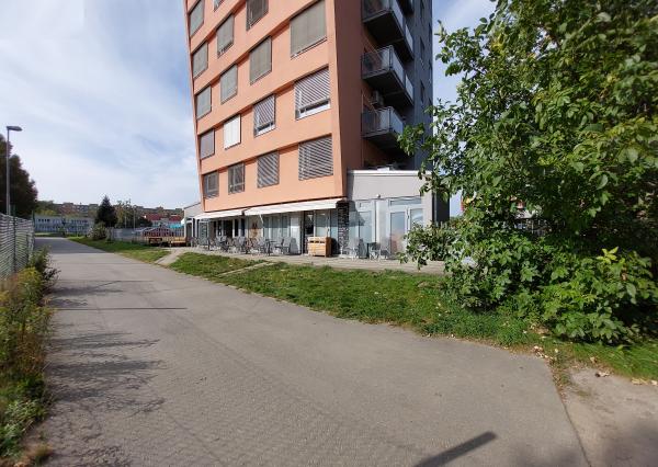 Nebytový priestor + 5,7á pozemok na sídlisku Nad Jazerom