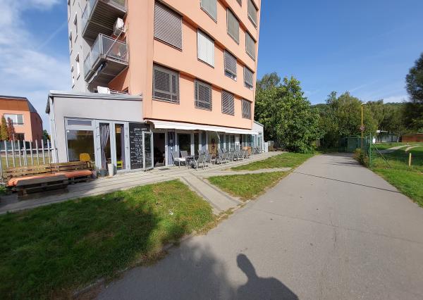 Nebytový priestor + 5,7á pozemok na sídlisku Nad Jazerom