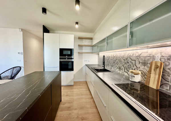 NOVOSTAVBA NOVÁ TERASA  4 izbový byt, terasa, 2 x parkovanie